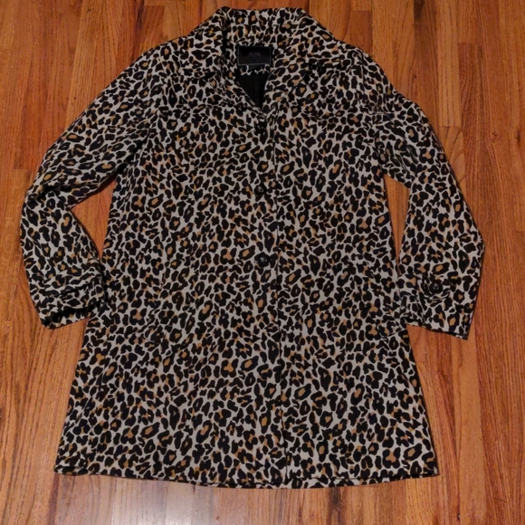 Forever 21 Jackets & Blazers - Leopard Trench coat with the cutest vintage vibe